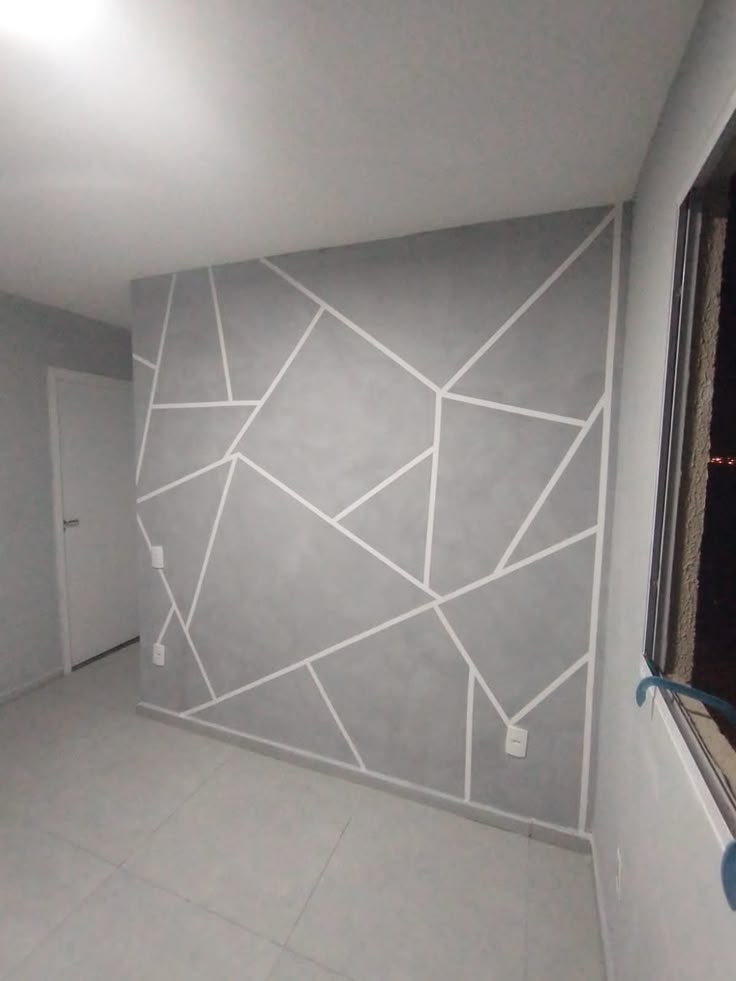 Рельєфне фарбування з графічним ефектом