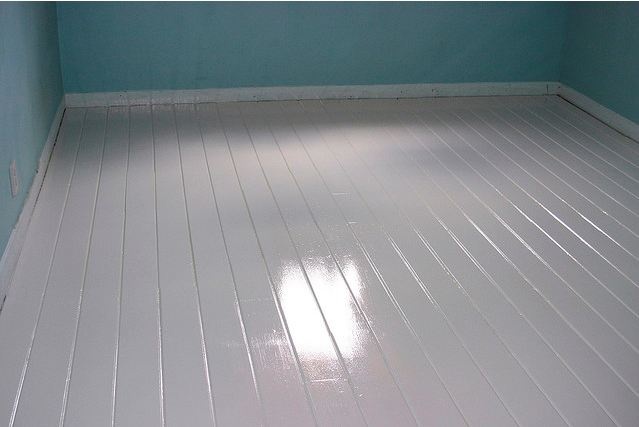 Фарбування підлоги у глянцевий колір